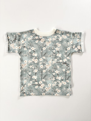 T-shirt white flower