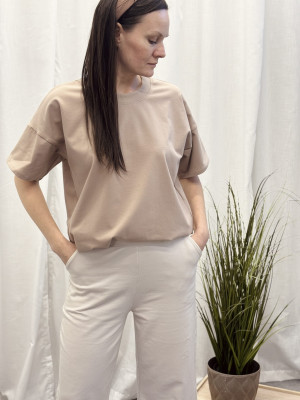 T-shirt damski oversize latte