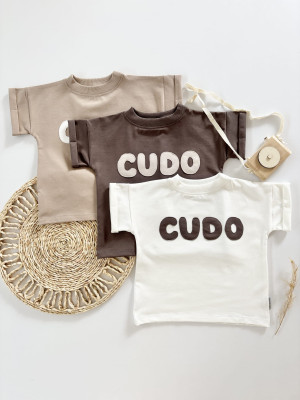 T-shirt bawełniany z napisem „Cudo” dla chłopca