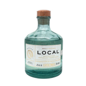Mezcal Local Destilado con Pechuga