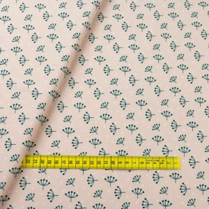 Konsultacje z krawcową - Dzianina bawełniana organiczna wzór kwiaty kolor łososiowy TextileClub 