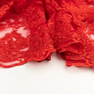Koronka materiał w kwiaty kolor czerwony TextileClub 