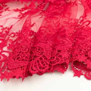 Koronka materiał w kwiaty kolor malinowy TextileClub 