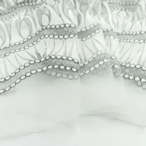Koronka materiał w kwiaty kolor kość słoniowa TextileClub 