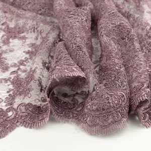 Koronka materiał w kwiaty kolor brudny fioletowy TextileClub 