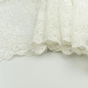 Koronka materiał w kwiaty kolor ecru, cekiny TextileClub 