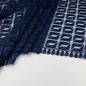 Koronka materiał w kwiaty kolor granatowy TextileClub 