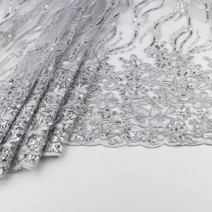 Koronka materiał w kwiaty kolor jasny szary TextileClub 