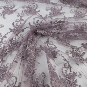 Koronka materiał w kwiaty kolor ciemny szaro wrzosowy TextileClub 