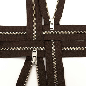 Zamek metalowy nierozdzielczy anty-nikiel kolor 570 ciemny brąz 10 cm - TextilHouse