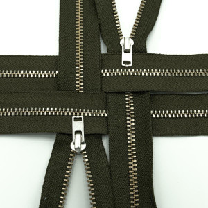 Zamek metalowy nierozdzielczy anty-nikiel kolor 078 ciemny khaki 10 cm - TextilHouse