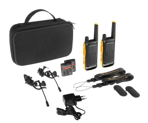 Motorola T82 Extreme Amarillo / Twin Pack Walkie Talkie