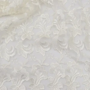 Koronka gipiura na tiulu kolor szampański