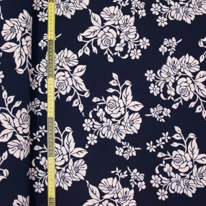 Tkanina kelly krepa wzór kwiaty na granatowym tle