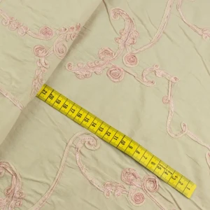 Tkanina popelina wzór haft typu adamaszek kolor beżowy