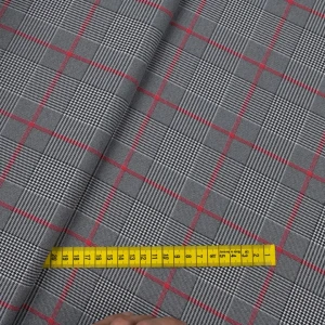 Tkanina w kratę pepitka kolor szary i czerwony