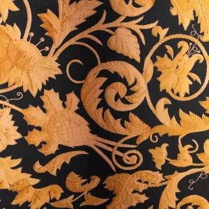 Tkanina satyna wzór złote ornamenty