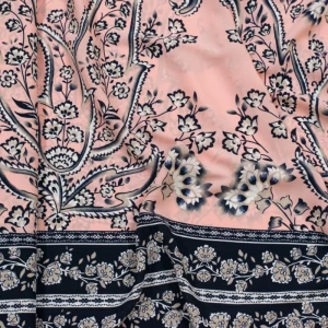 Tkanina szyfon wzór kwiatowy, na różowym tle