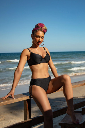 Czarne Bikini z efektem push-up i usztywnianą miską