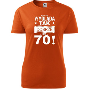 Damska koszulka - mało kto wygląda tak dobrze po 70