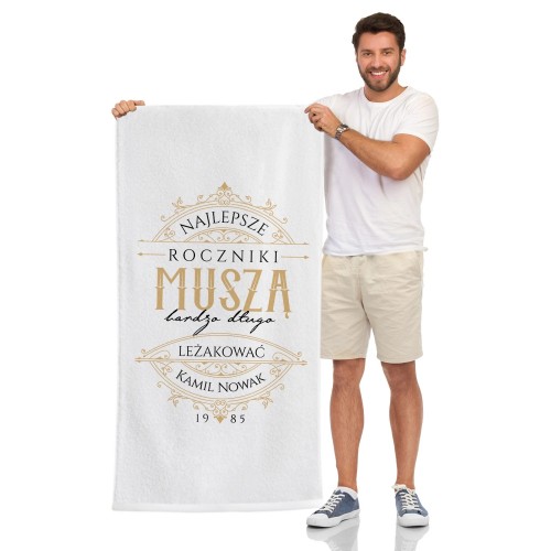 Ręcznik plażowy (70 x 140) z nadrukiem na urodziny - Lubi leżakować