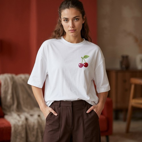 T-shirt oversize damski z haftem wiśni Rozmiar S - Cherry Mood