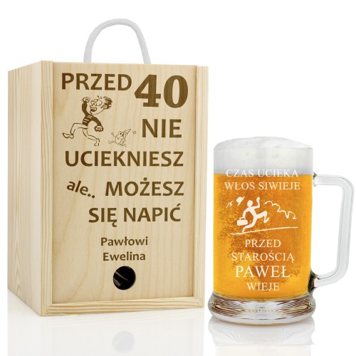 Kufel na piwo w skrzynce z grawerem na 40 urodziny - Czas ucieka - Prezent na 60 urodziny