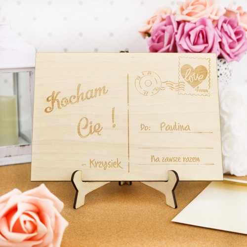 Drewniana pocztówka z personalizacją dla niej - Kocham
