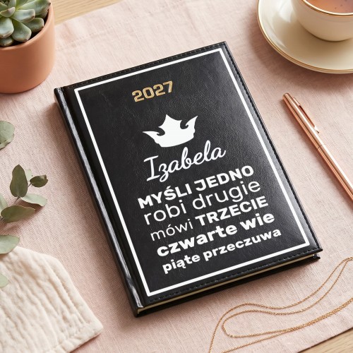 Kalendarz książkowy na 2027 rok z imieniem - Definicja kobiecości