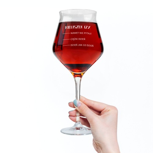 Kieliszek do wina z grawerem dla niej - Miarka