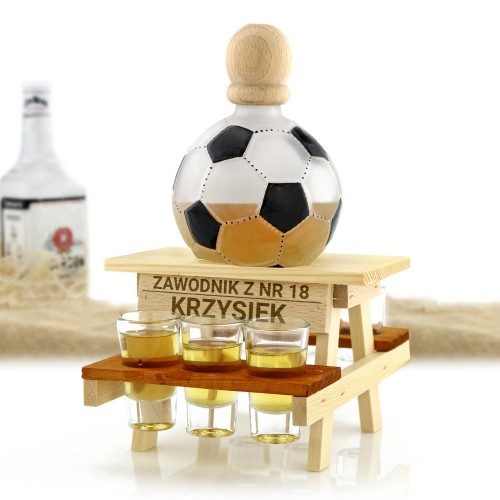Karafka piłka z kieliszkami na 18 urodziny - Zawodnik