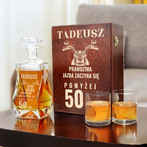 Karafka ze szklankami w pudełku na 50 urodziny - Motocykl