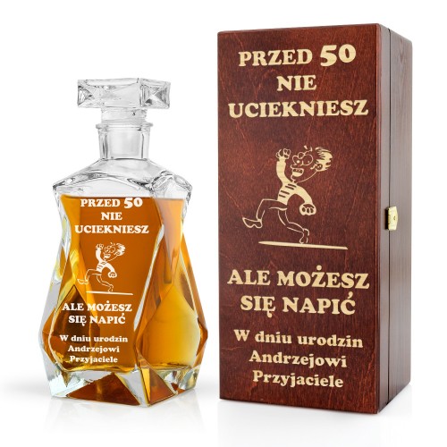 Karafka z grawerem na 50 urodziny dla niego w skrzynce - Więcej gazu