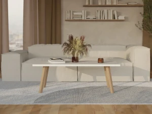 Stolik kawowy z białym blatem i drewnianymi nogami w skandynawskim stylu