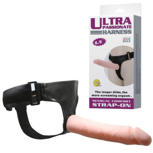 ULTRA PASSIONATE HARNESS 8,9" Realistyczny Strap-On z uprzężą, Cielisty