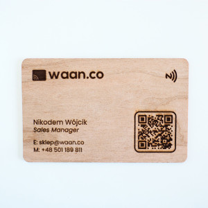 Wizytówka nfc z drewna (eko) z twoim własnym grawerowanym logo klon