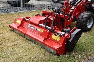 Hydraulischer Frontmulcher Hobart Plus 200 mit hydraulischem Seitenhub