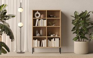 Großes hölzernes Bücherregal mit Metallbeinen