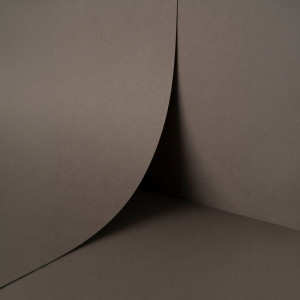 Keaykolour papier ozdobny Sombre Grey 120 g/m² B1 długi bok 170 µ rough ryza 250 ark. 700 x 1000
