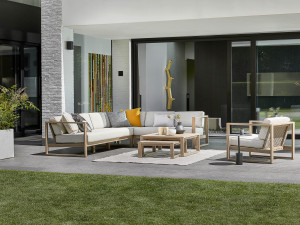 Set mobilier de gradina si terasa Apple Bee Antigua, coltar 5 persoane, fotoliu si set de 2 mese de cafea, tec, bej