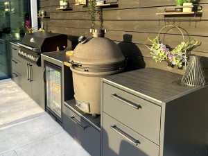 Gratar Brabura Kamado Bison