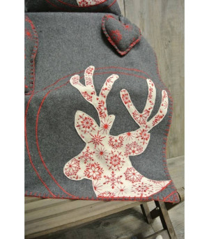 Douce France Plaid en laine gris brodé tête de cerf -