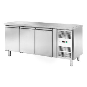 Amitek Banco Refrigerato Ventilato 3 Porte Profondità Cm 70 - Capacità Lt 417 - Temp -2