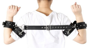 BDSMaster Attaches Bras-Poignets Biceps Noires