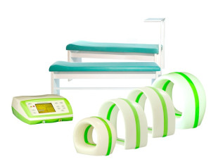 Zestaw III: Magnetronic MF-24, 2 x AS-600K, AS-315K, AS-200K, 2 x leżanka L-6, stolik SL-6