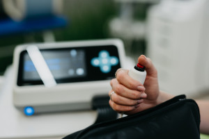 Przycisk bezpieczeństwa do aparatów CarePump
