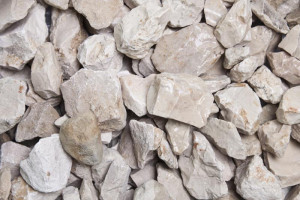 Jura Splitt | Körnung 16-32 mm | 1000 Kg Big-Bag | Ziersplitt | Anlieferung und Entladung im Einweg 1.000 Kg BigBag | Körnung 16-32 mm