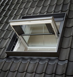 Velux GGU Kunststoff-Dachfenster | Rauch- und Wärmeabzugsfenster | Thermo - Verglasung | 78x140 cm - MK08 | Fensterblech Aluminium
