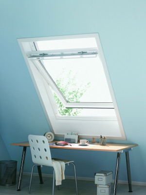 Velux GGU Kunststoff-Dachfenster | Schwingfenster Elektrofenster | Energie Plus - Verglasung | 78x 98 cm - MK04 | Fensterblech Titanzink