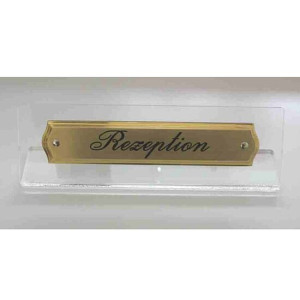 Tischwinkel aus Plexiglas, mit graviertem Messingschild